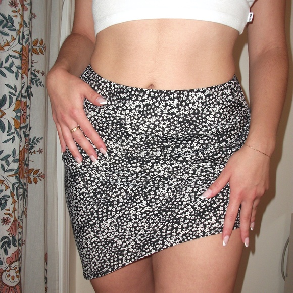 black&white CodexMode floral skirt. L. - Picture 1 of 2